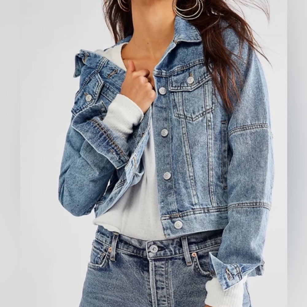 Free People  Denim Jacket Light Indigo size XS